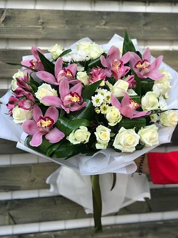 Букет цветов из: Розы и Хризантемы в Куруше
