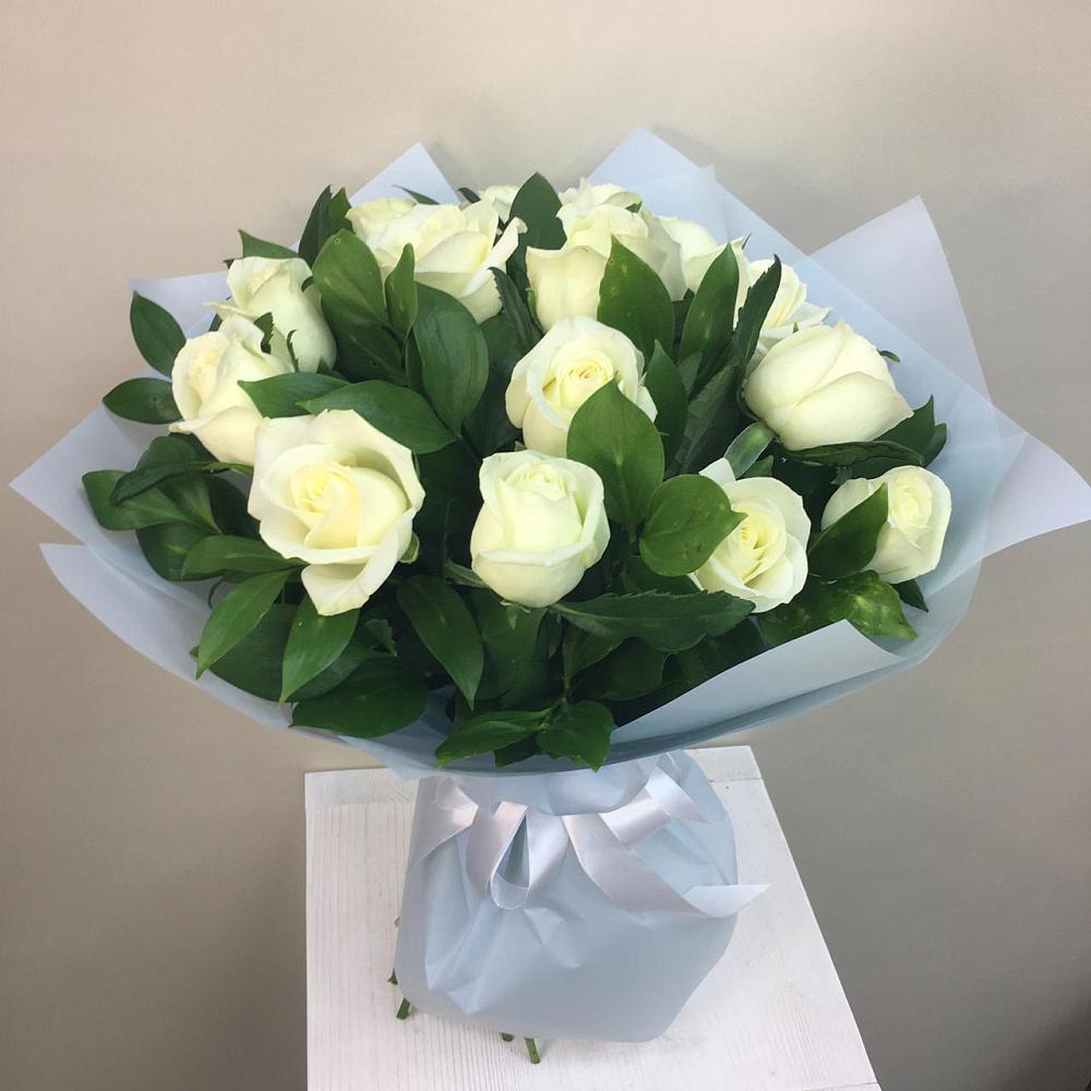 Букет 15 Белых роз Проуд в Куруше