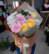 Букет цветов из:  Герберы, Розы и Хризантемы в Куруше