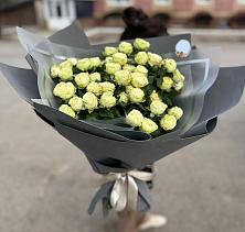 Букет Белые кустовые розы Солинеро в Куруше