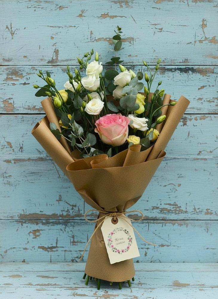 Букет цветов из: Розы и Лизиантусы в Куруше