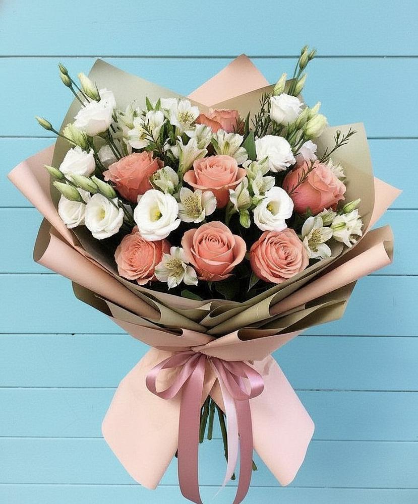 Букет цветов из: Розы, Альстромерии и Лизиантусы в Куруше