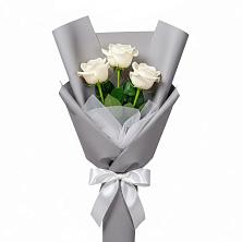 Букет 3 белые розы в Куруше
