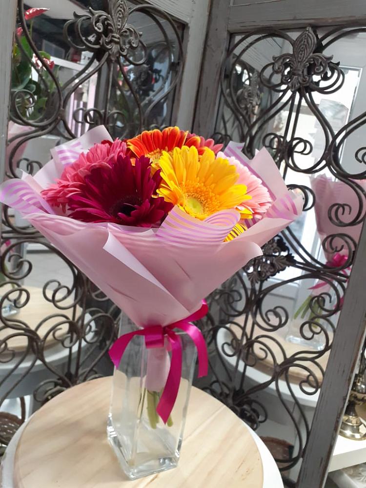 Букет цветов из: Герберы в Куруше