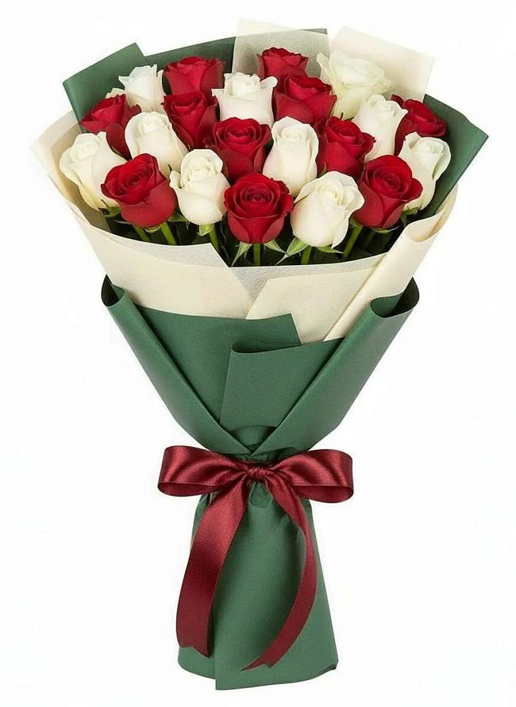 Букет Микс из красных и белых роз в Куруше