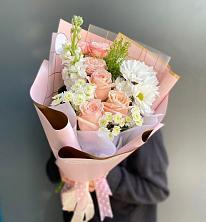 Букет цветов из:  Хризантемы и Розы в Куруше