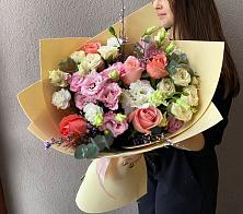 Букет цветов из:  Розы, Лизиантусы и Гвоздики в Куруше
