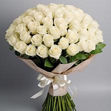 Букет 101 беля роза Белоснежка в Куруше
