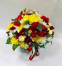 Цветочная композиция из Хризантемы и Розы в корзине в Куруше