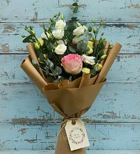 Букет цветов из:  Розы и Лизиантусы в Куруше