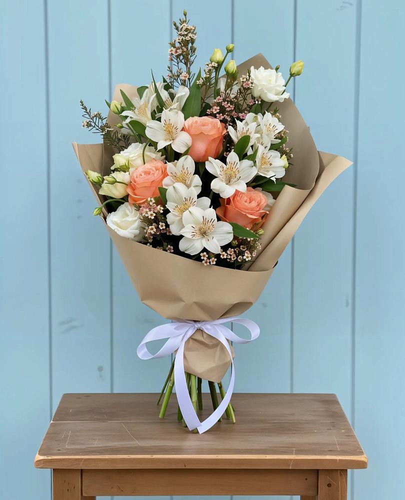 Букет цветов из: Альстромерии, Лизиантусы, Розы и Хризантемы в Куруше